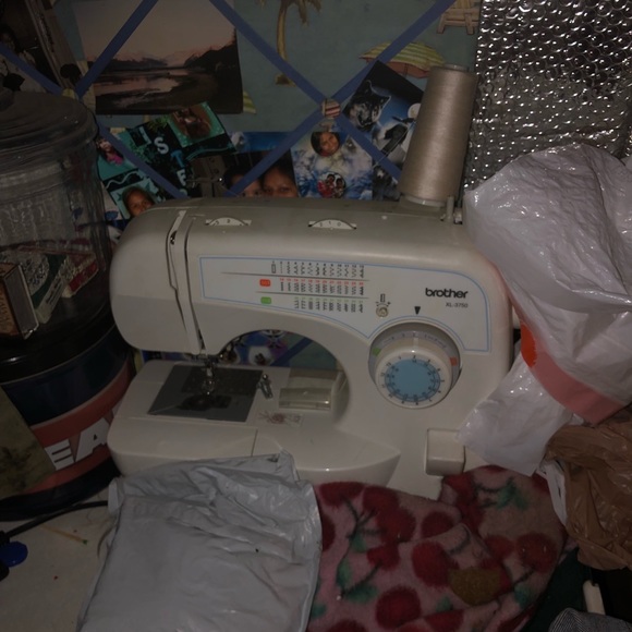 Little bother sewing machine - Picture 1 of 1